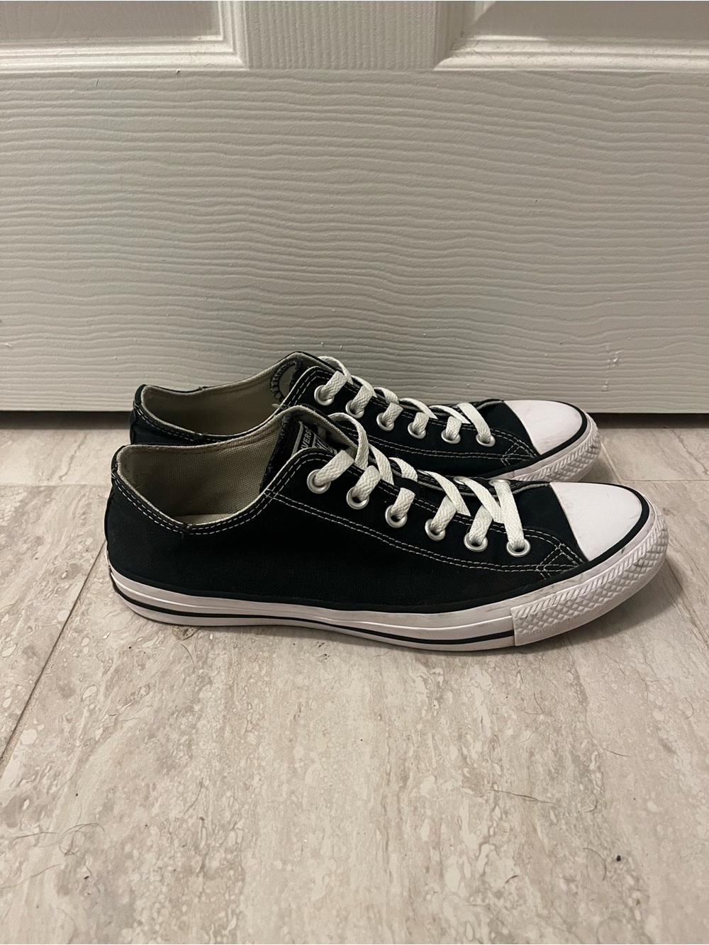 Converse Chuck Taylor All Star Low Canvas Black Mens 7 Womens 9